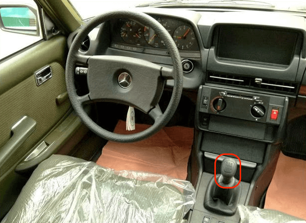 Mercedes-Benz Leder-Schaltknauf 5-Gang Schraubtyp W124 – A1232671110 – Ansicht 5