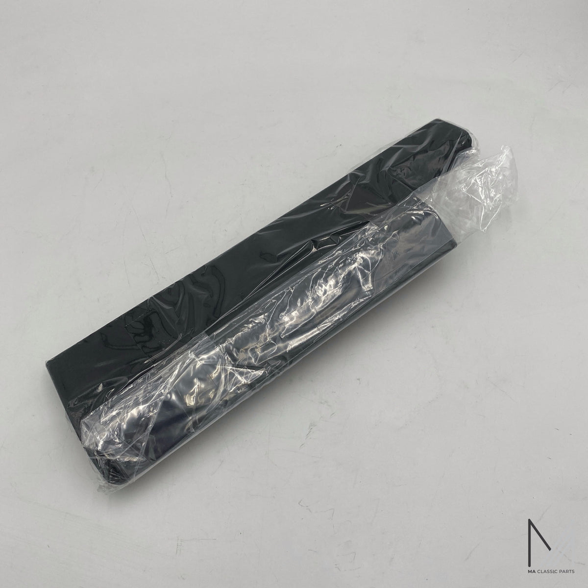 Mercedes-Benz W202 Abdeckung Handschuhfach NOS – A2026801598