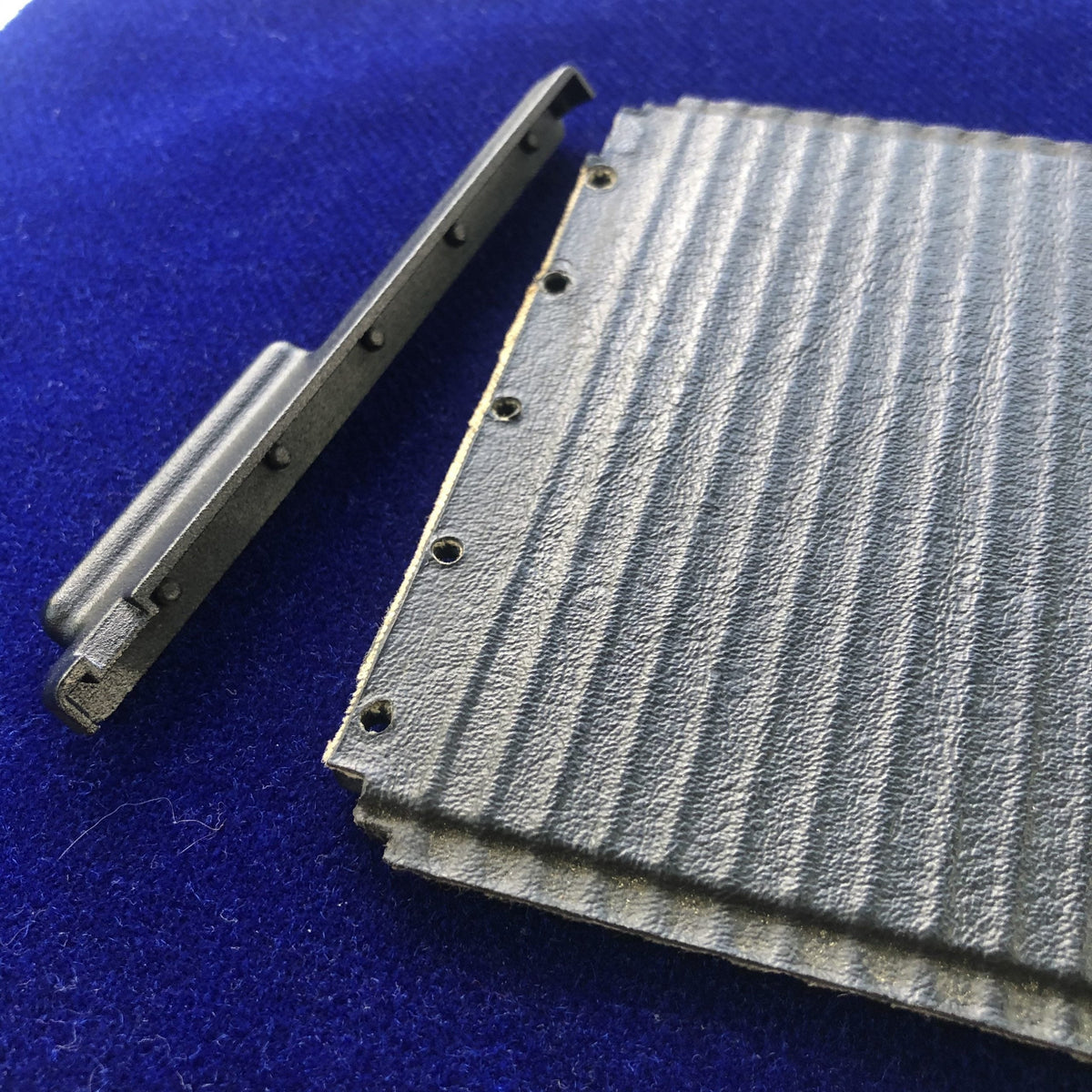 Mercedes-Benz R129 Mittelkonsolen-Rollogriff – A1296804736 – Ansicht 2