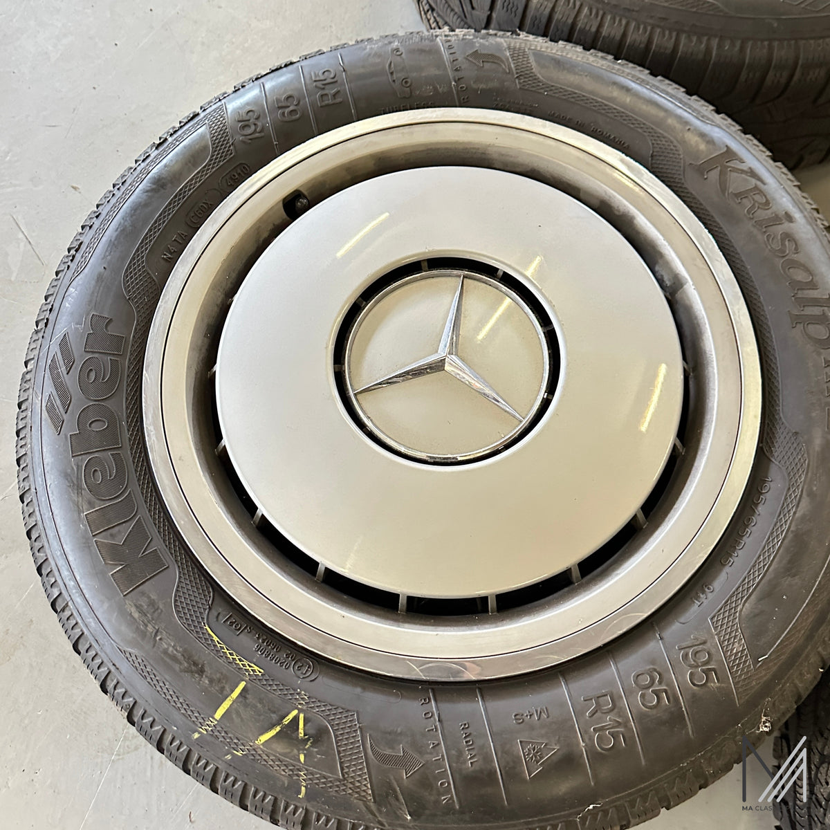 Mercedes-Benz W124 Stahlfelgen Satz 15 Zoll mit Radzierblenden + Winterreifen – A1244010924 – Ansicht 2