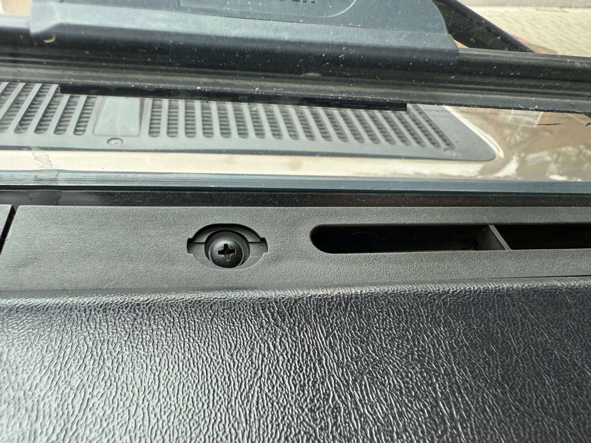 Mercedes-Benz Armaturenbrett-Schraubenabdeckungen 10er-Satz G-Klasse W463 NEU – A4636890030 – Ansicht 5