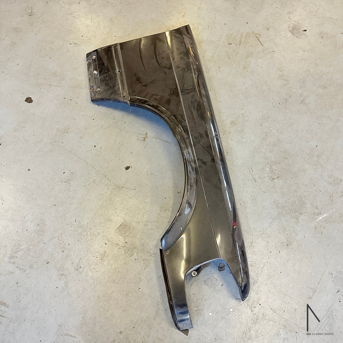 Mercedes-Benz W124 Kotflügel vorne grau metallic gebraucht – Ansicht 2