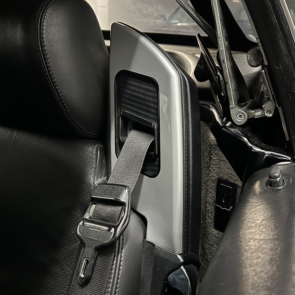 Mercedes-Benz R129 Sicherheitsgurt Abdeckung li. od. re. mit Leder Leiste – A1299101739 – Ansicht 4