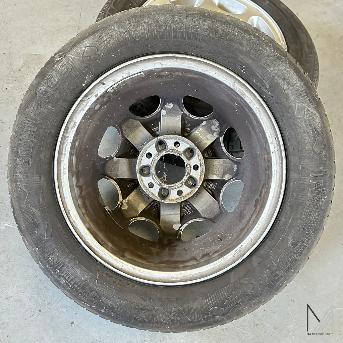 Mercedes-Benz 8-Loch Alufelgen Paar 15 Zoll A1244011202 mit Reifen 195/65 R15 – Ansicht 4