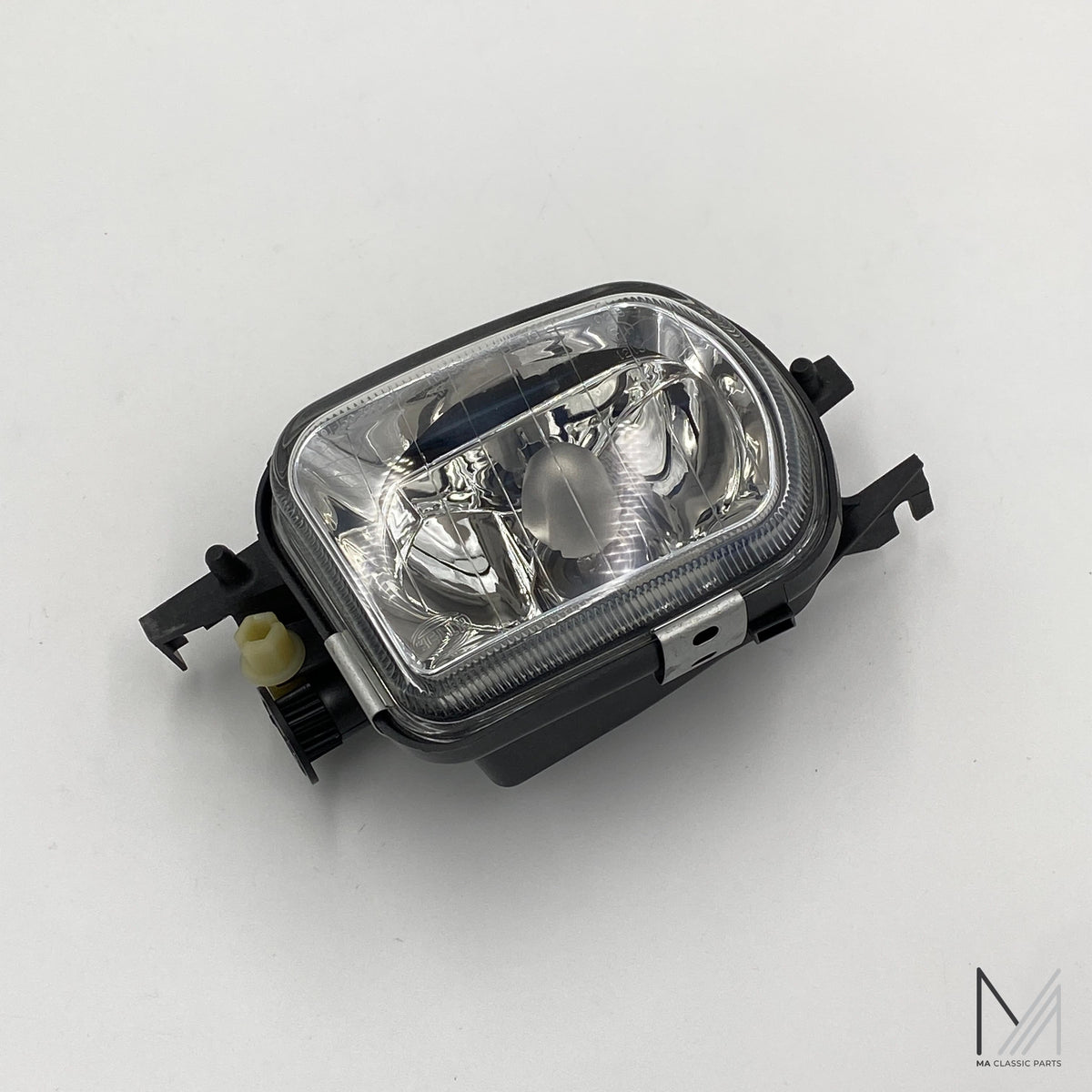 Mercedes-Benz R171 W203 W215 W209 R230 Nebelscheinwerfer Hella links NOS – A2038201156
