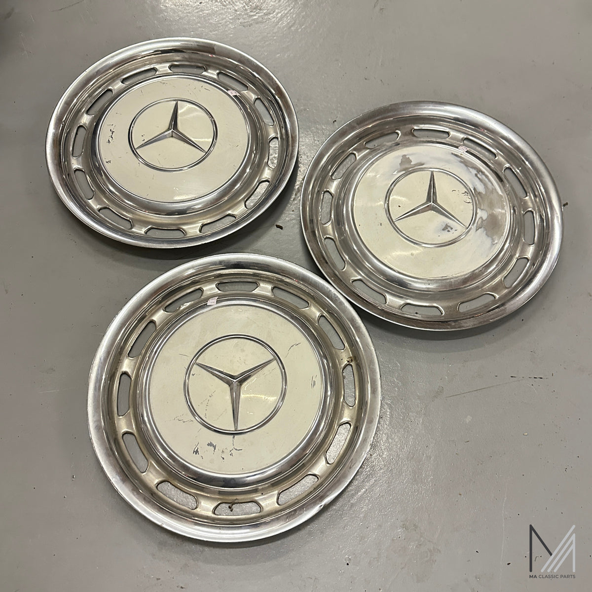 Mercedes-Benz Radkappen 3 Stück 14 Zoll Chrom A1154010324 W114 W123