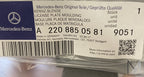 Mercedes-Benz W220 Kennzeichenblende NOS – A2208850581 – Ansicht 2