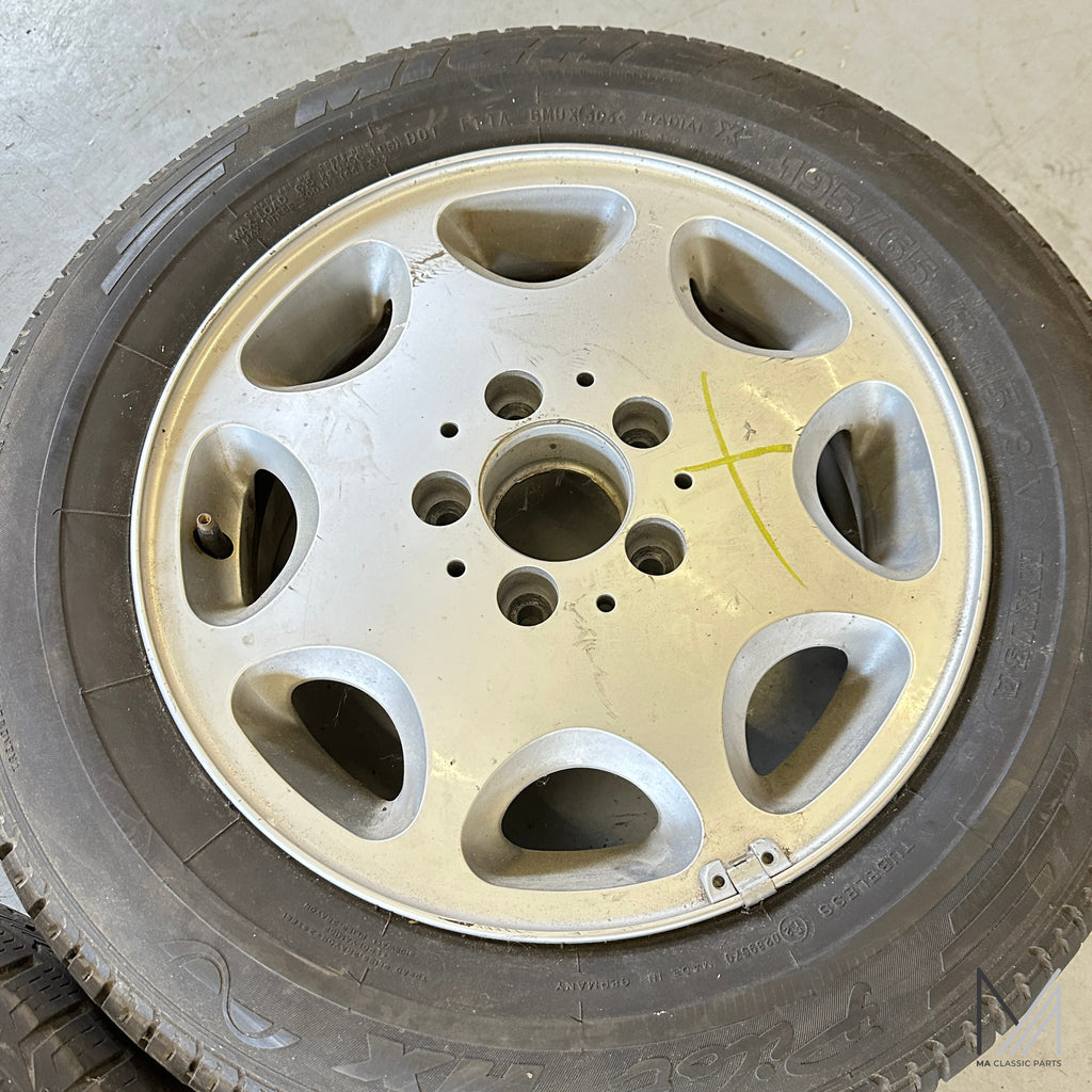 Mercedes-Benz 8-Loch Alufelgen Paar 15 Zoll A1244011202 mit Reifen 195/65 R15 – Ansicht 3