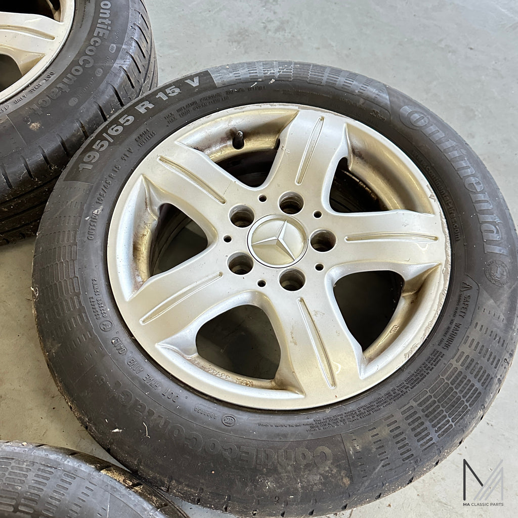 Alufelgen Satz 7x15 ET35 KBA46946 Mercedes 5x112 mit Reifen 195/65 R15 – Ansicht 4