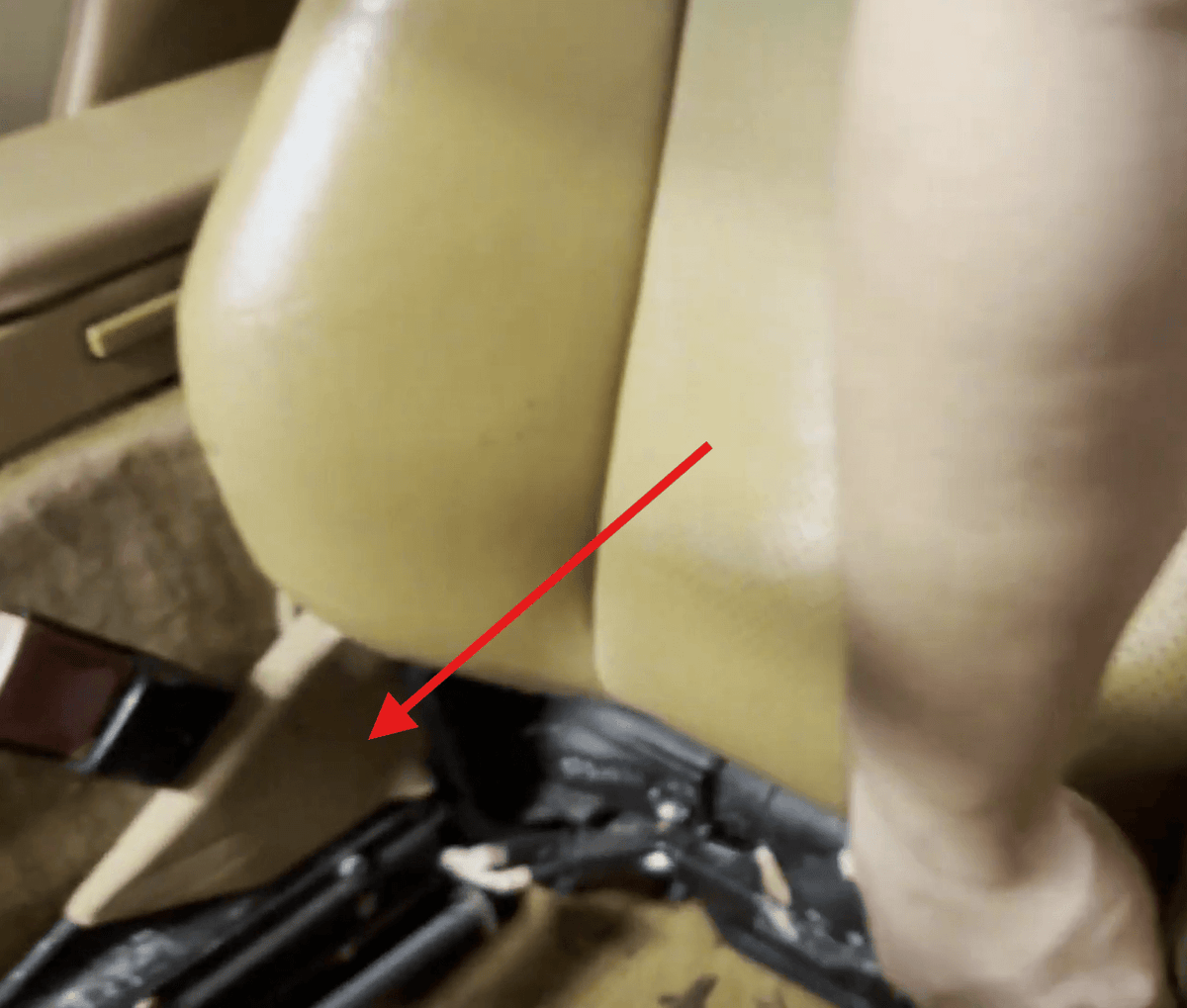 Mercedes-Benz Sitzverkleidung Gitterblende R129 SL NEU – A1299190320 – Ansicht 4