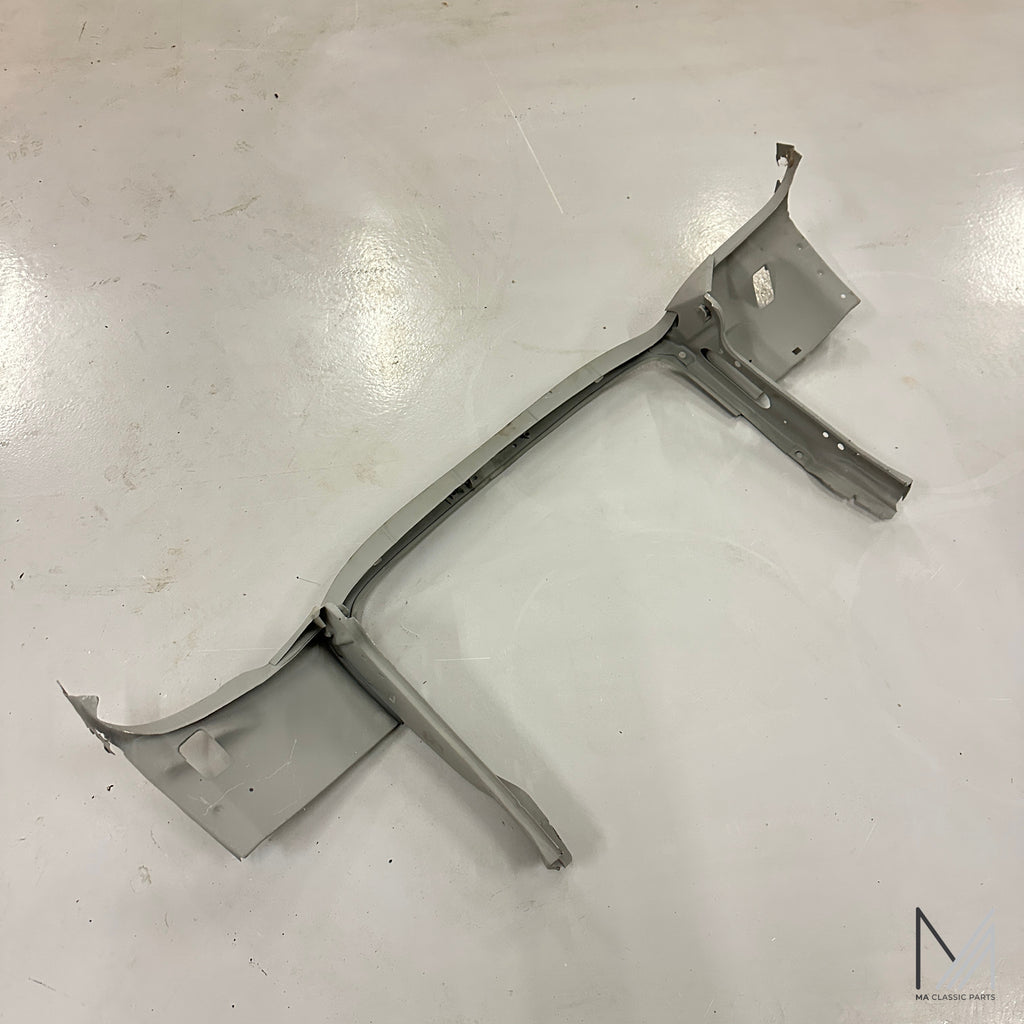 Mercedes-Benz W114 W115 /8 Schlossträger Frontgerüst grundiert – Ansicht 3