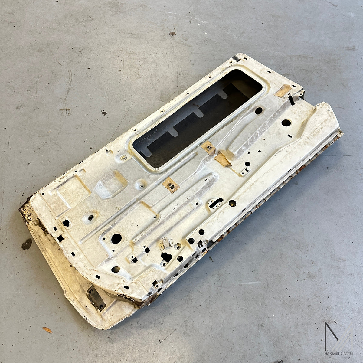 Mercedes-Benz /8 Coupé C114 Tür gebraucht – 250 CE 280 CE – Ansicht 4