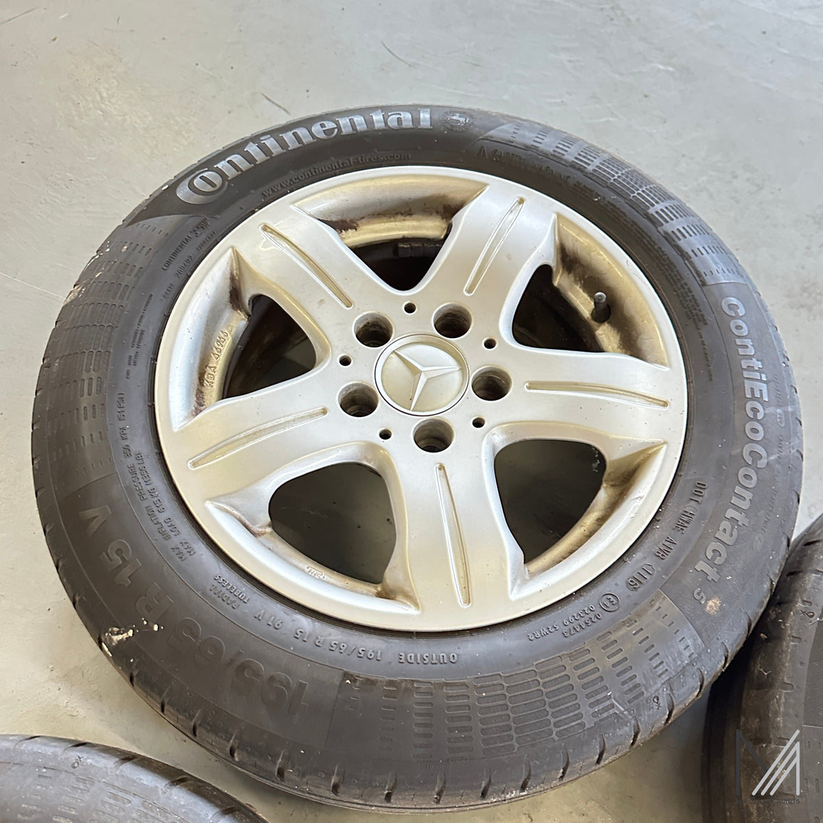 Alufelgen Satz 7x15 ET35 KBA46946 Mercedes 5x112 mit Reifen 195/65 R15 – Ansicht 5
