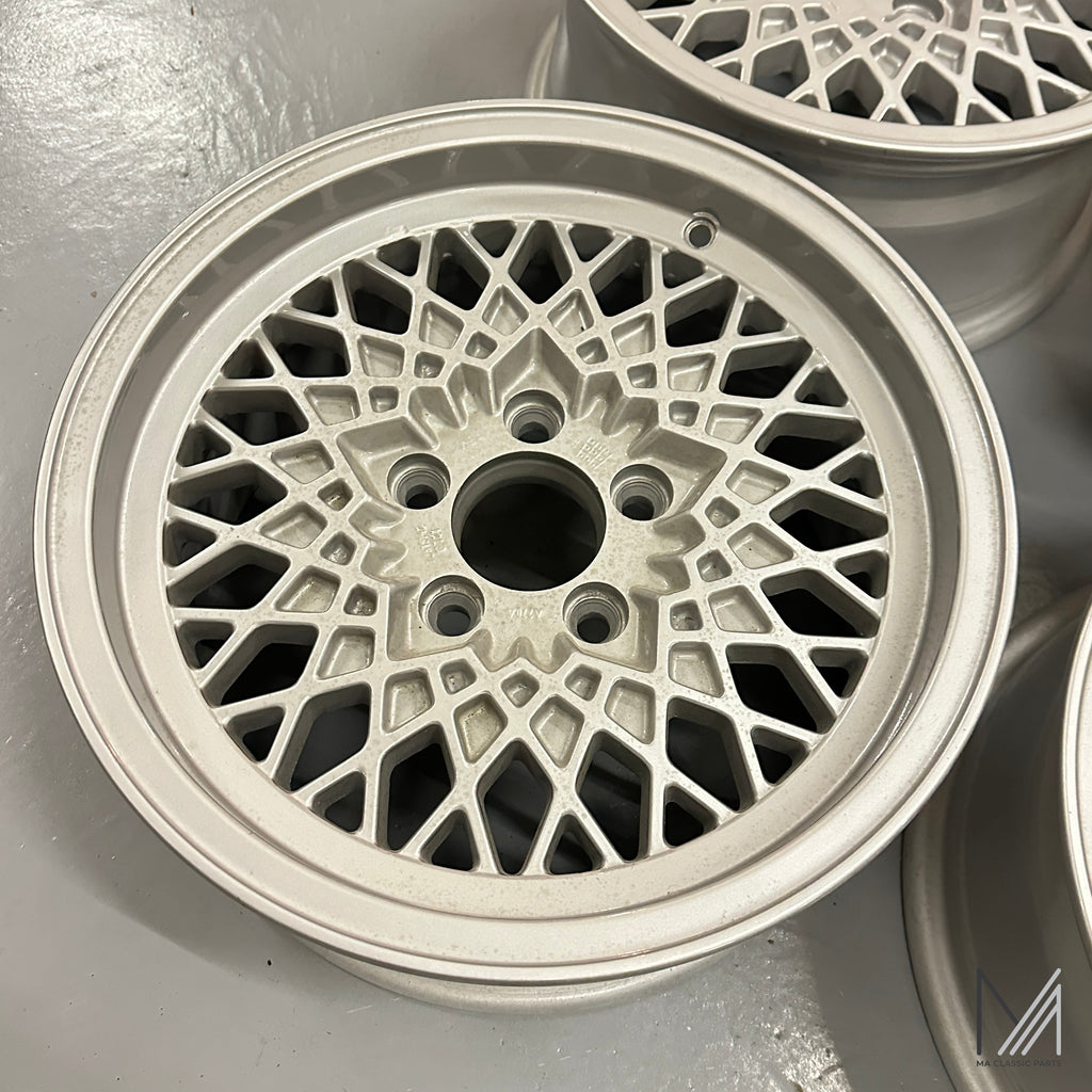 AMIL Kreuzspeichen Alufelgen Satz 7x15 5-Loch Mercedes Made in Belgium – Ansicht 3