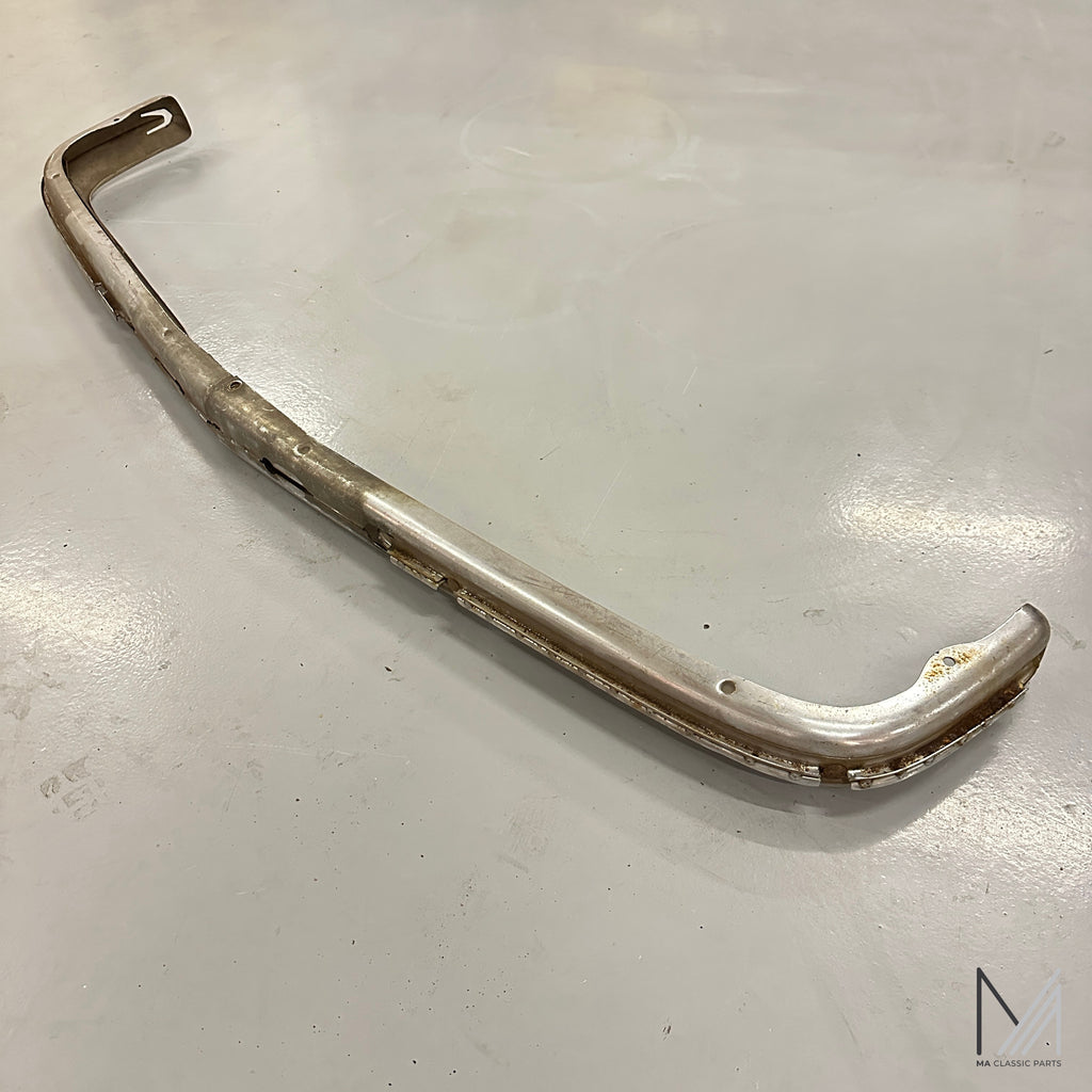 Mercedes-Benz W114 W115 /8 Stoßstange Chrom gebraucht – Ansicht 3