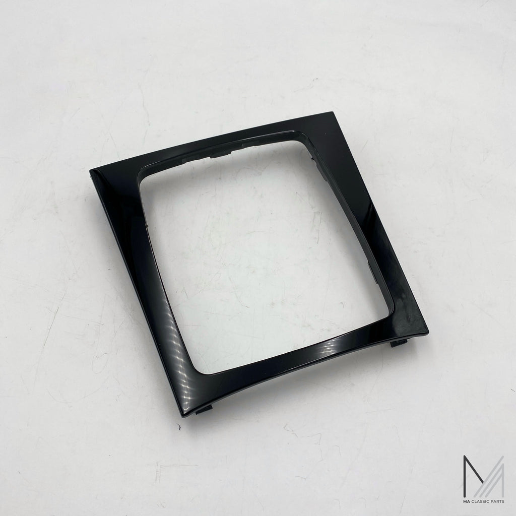 Mercedes-Benz W204 Abdeckung Armaturenbrett NOS – A2046800039