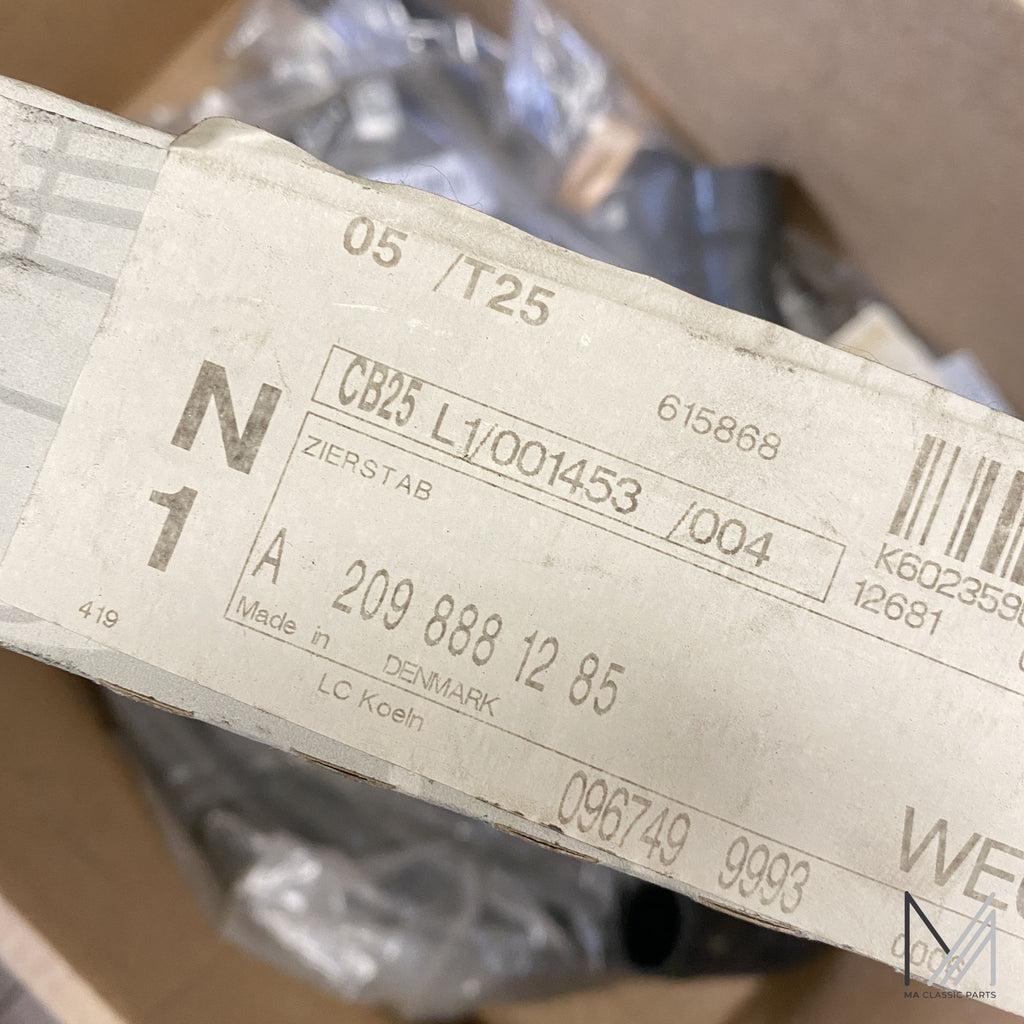 Mercedes-Benz W209 Zierleiste Kühlergrill NOS – A2098881285 – Ansicht 2