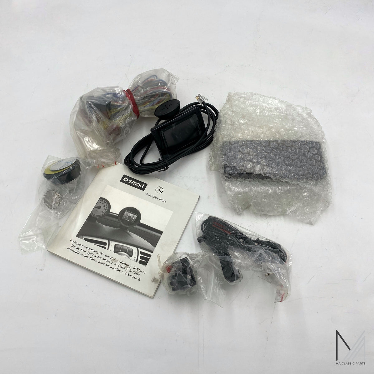 Mercedes-Benz Freisprecheinrichtung B67880136 NOS