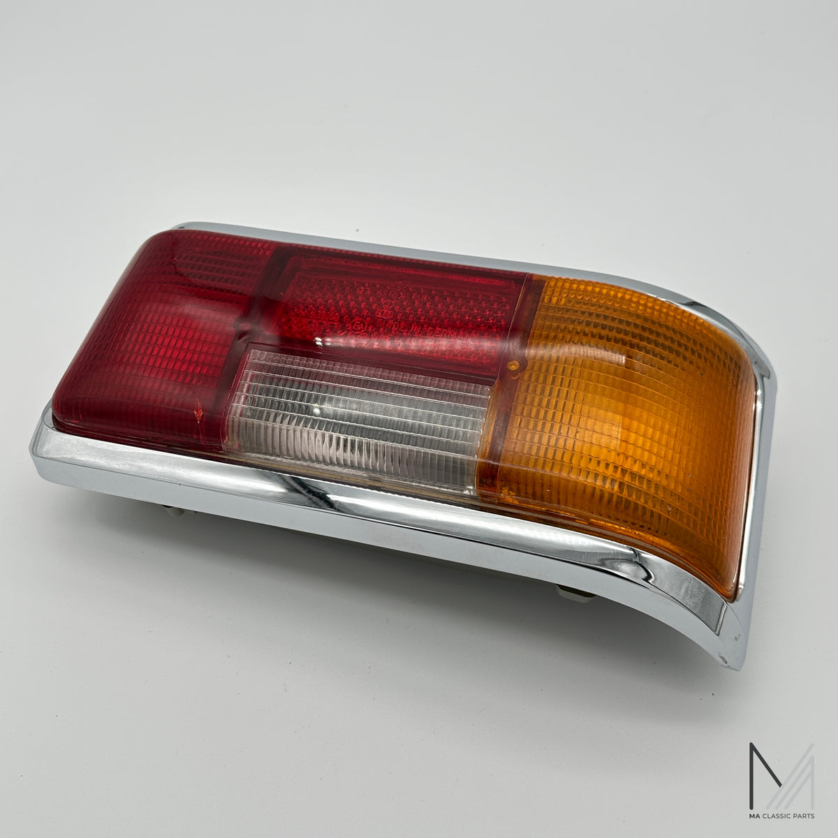 Mercedes-Benz /8 W114 W115 Heckleuchte rechts A 115 820 02 64 gebraucht – A1158200264
