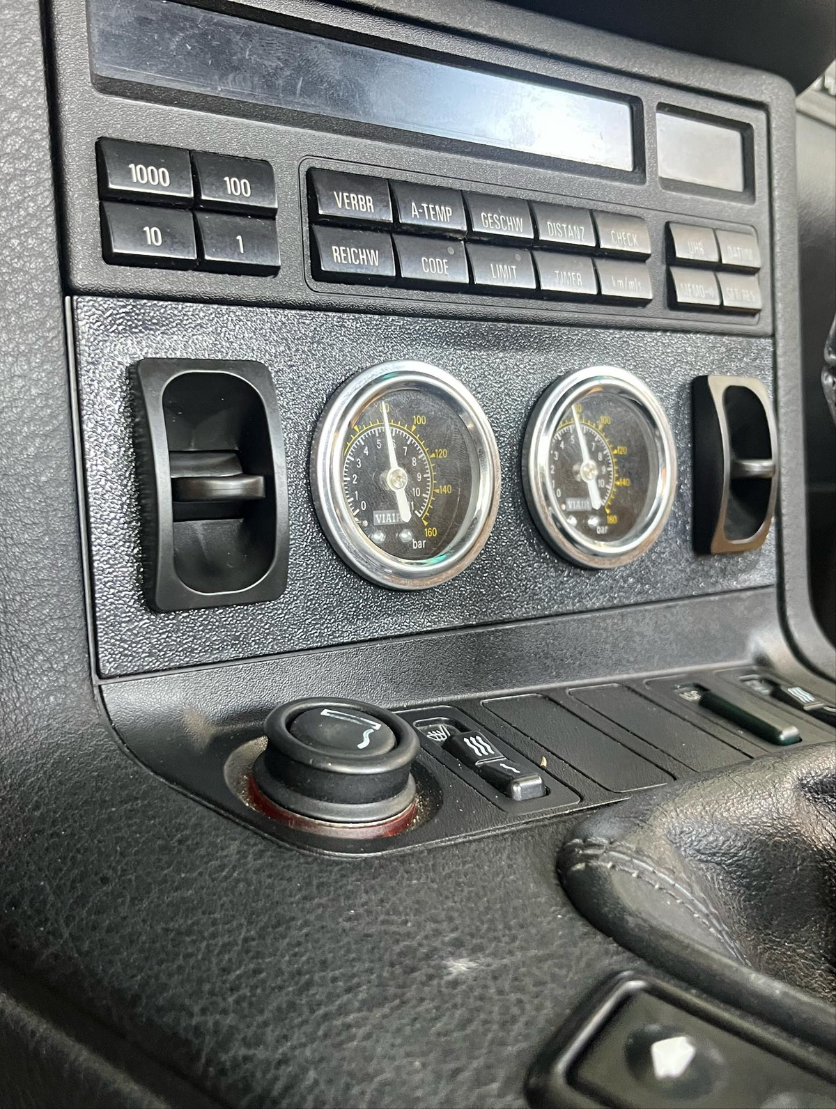 BMW Air-Ride Halter für Doppelinstrument und Schalter E36 NEU – Ansicht 4