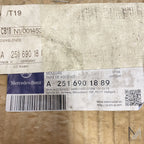 Mercedes-Benz W251 Zierblende NOS – A2516901889 – Ansicht 2