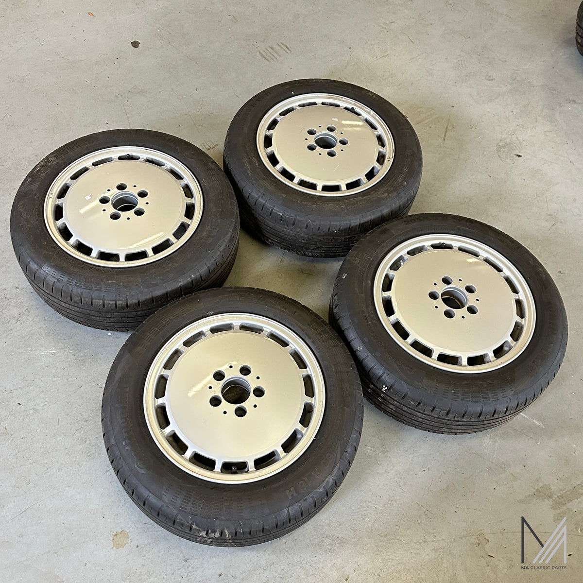 Mercedes-Benz W140 Gullideckel Felgen 7,5x16 ET51 A1404010502 mit Reifen