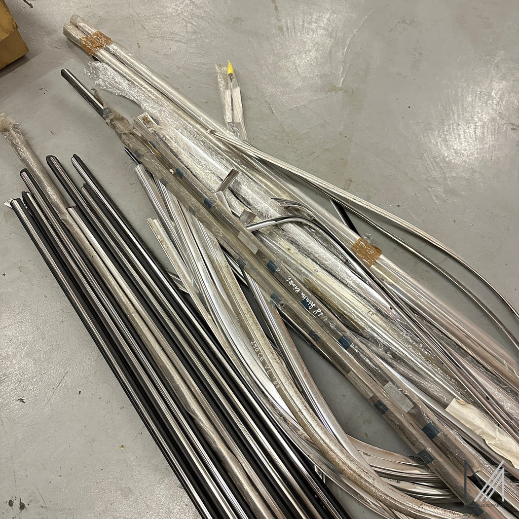 Mercedes-Benz /8 W114 W115 W123 Chromleisten Konvolut, teils NOS – A1156730565 – Ansicht 2