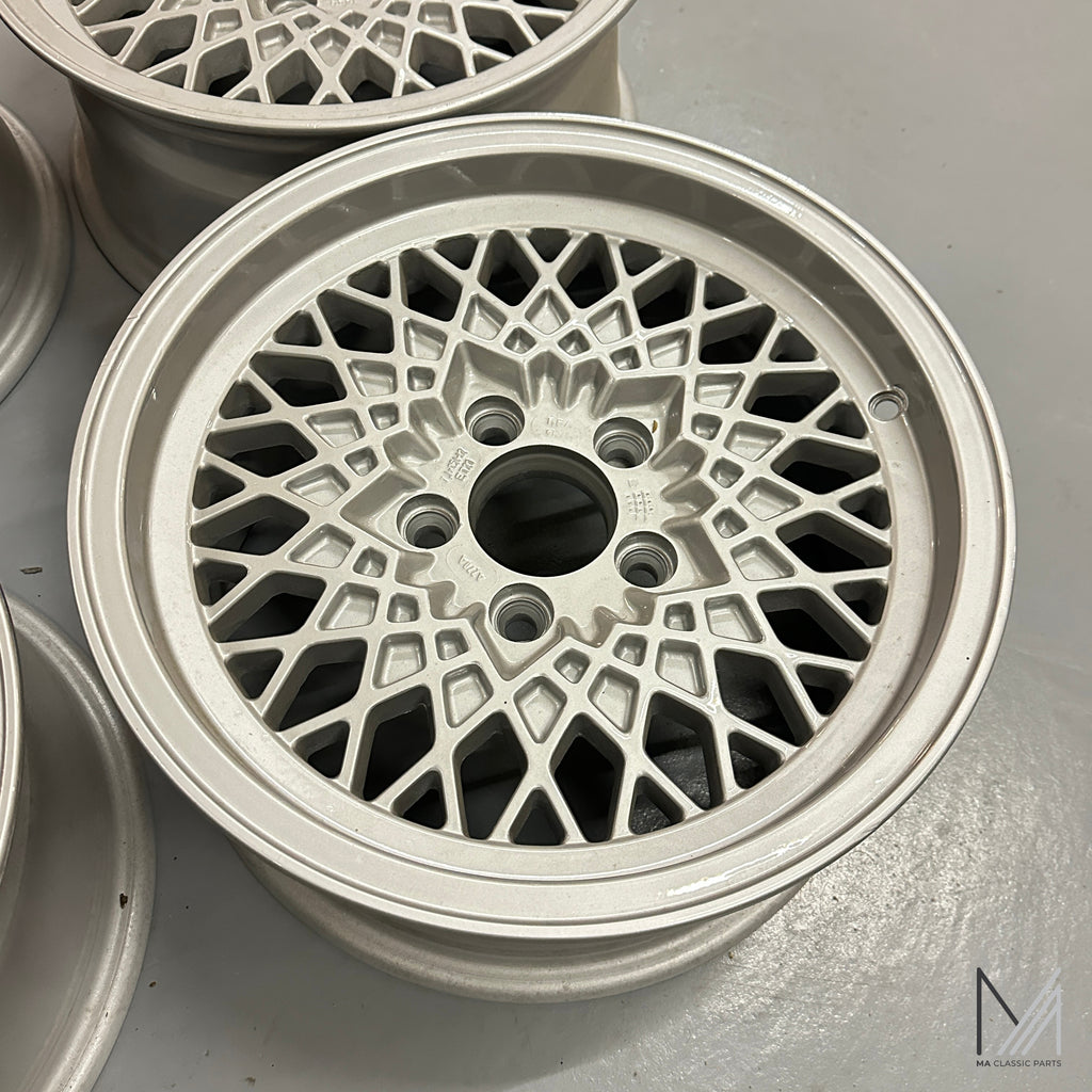 AMIL Kreuzspeichen Alufelgen Satz 7x15 5-Loch Mercedes Made in Belgium – Ansicht 2