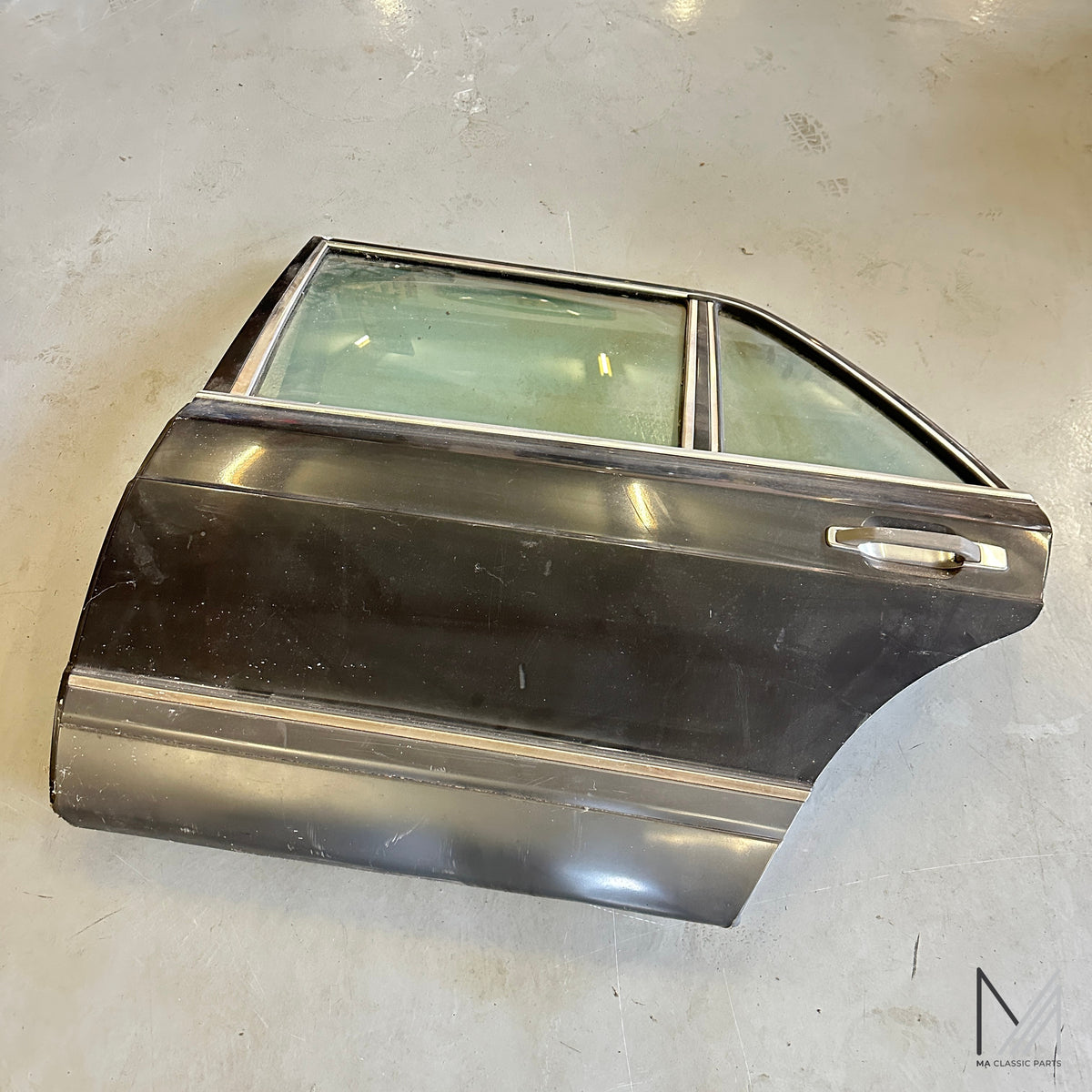 Mercedes-Benz W126 Tür hinten links Limousine anthrazit mit Scheiben