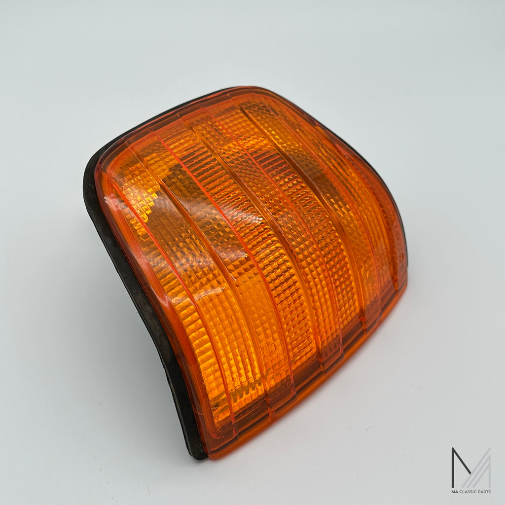 Mercedes-Benz W126 Blinker vorne rechts gebraucht – 1 305 233 062