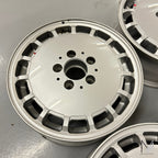 Mercedes-Benz W124 Alufelgen Satz 15-Loch Gullideckel 6,5x15 ET48 – A1244010802 – Ansicht 4