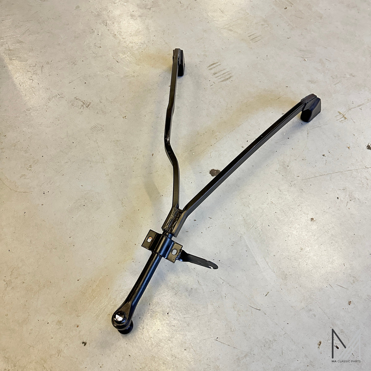 Mercedes-Benz /8 W114 W115 Anhängerkupplung aufgearbeitet pulverbeschichtet – Ansicht 3