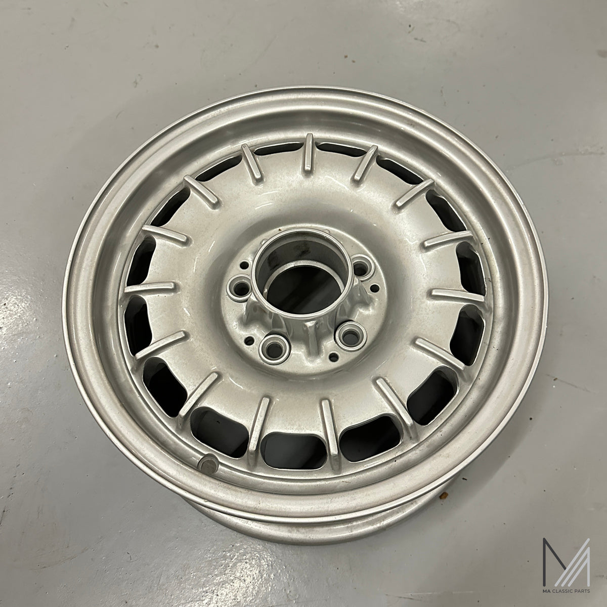 Mercedes-Benz Barock Felge 6x14 ET30 A1264001902 W123 W126