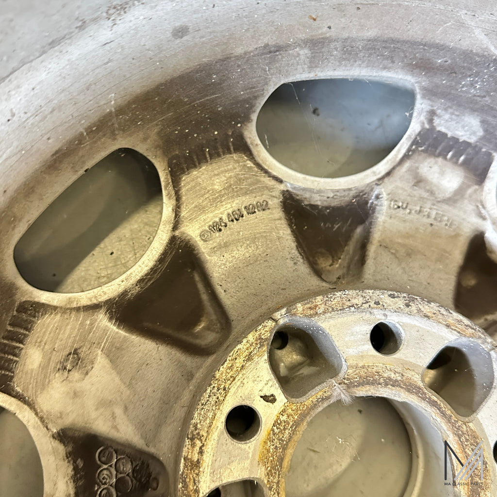 Mercedes-Benz 8-Loch Alufelgen Paar 15 Zoll A1244011202 mit Reifen 195/65 R15 – Ansicht 6