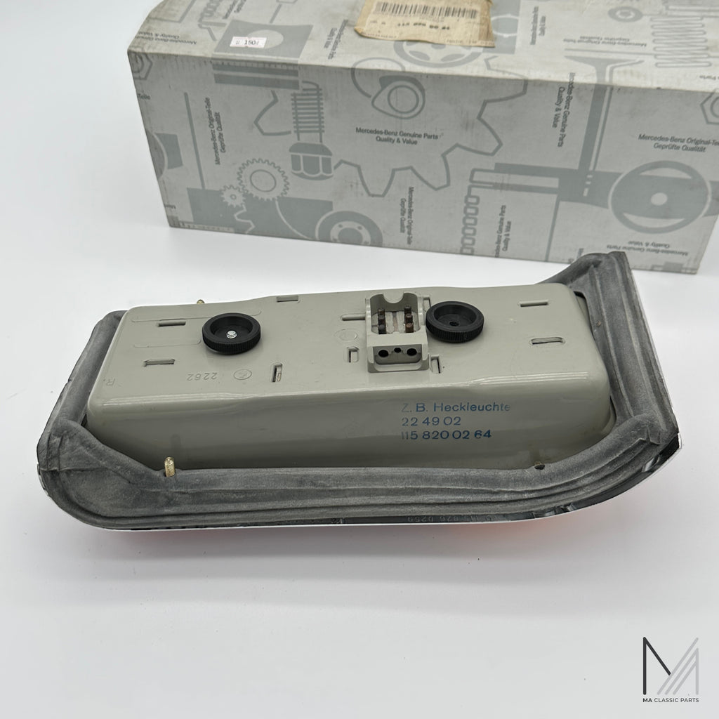 Mercedes-Benz /8 W114 W115 Heckleuchte rechts A 115 820 02 64 NOS – A1158200264 – Ansicht 3