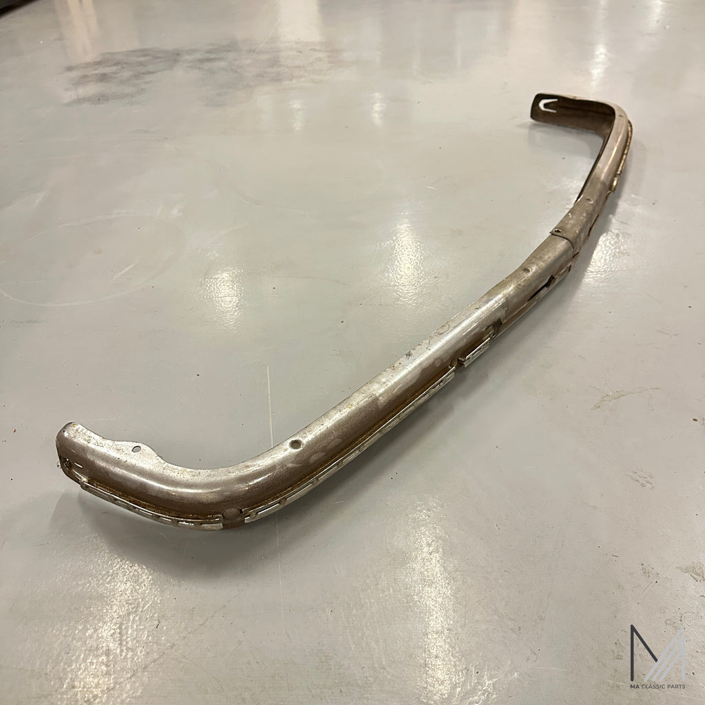 Mercedes-Benz W114 W115 /8 Stoßstange Chrom gebraucht – Ansicht 2