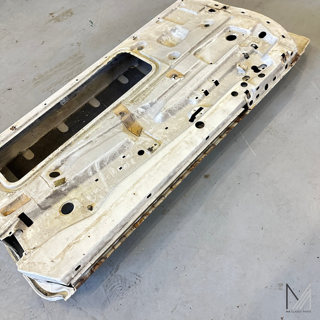 Mercedes-Benz W114 /8 Coupé Tür links – Restaurationsbasis – Ansicht 5