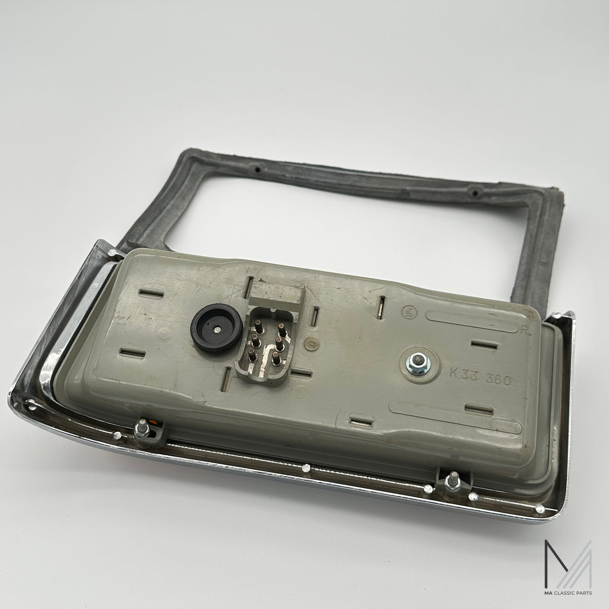 Mercedes-Benz /8 W114 W115 Rückleuchte Chromrahmen 1. Serie gebraucht – A1158260259 – Ansicht 3