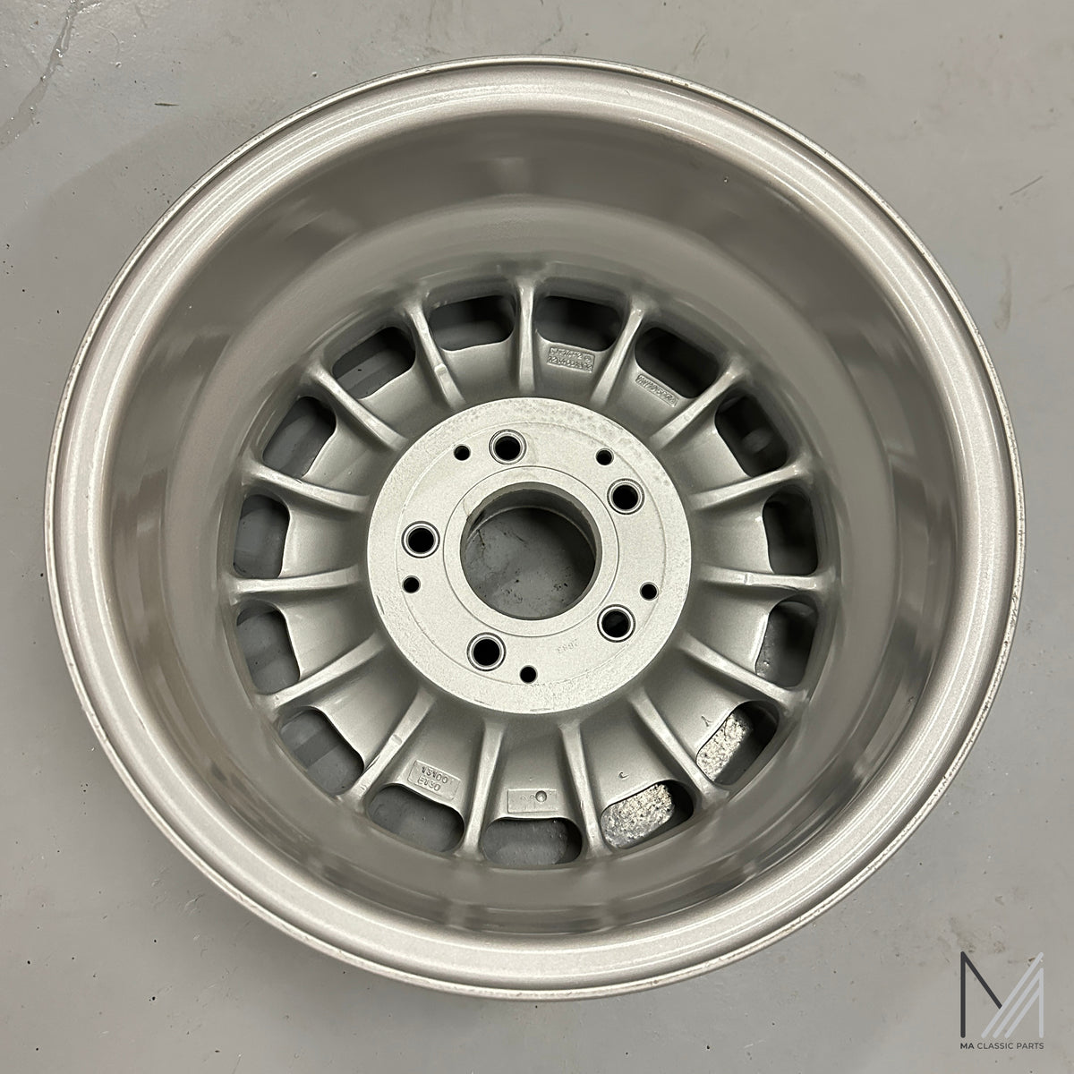 Mercedes-Benz Barock Felge 6x14 ET30 A1264001902 W123 W126 – Ansicht 2