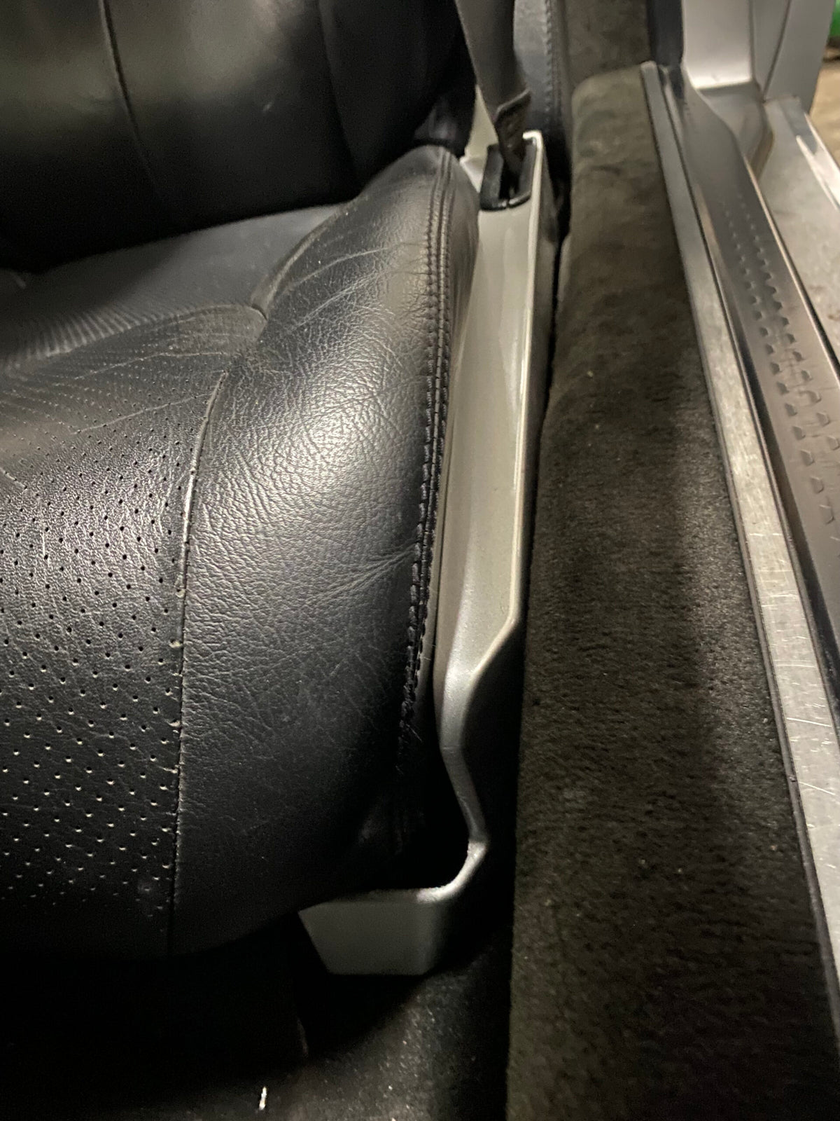 Mercedes-Benz R129 Sitz seitlich Verkleidung li. od. re. – A1299103118 – Ansicht 2