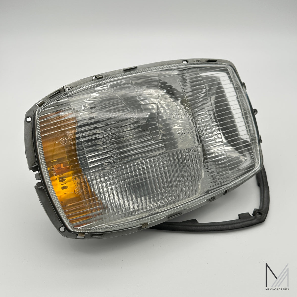 Hella Scheinwerfer 190/295 H3 Mercedes-Benz /8 W114 W115 gebraucht – Ansicht 2