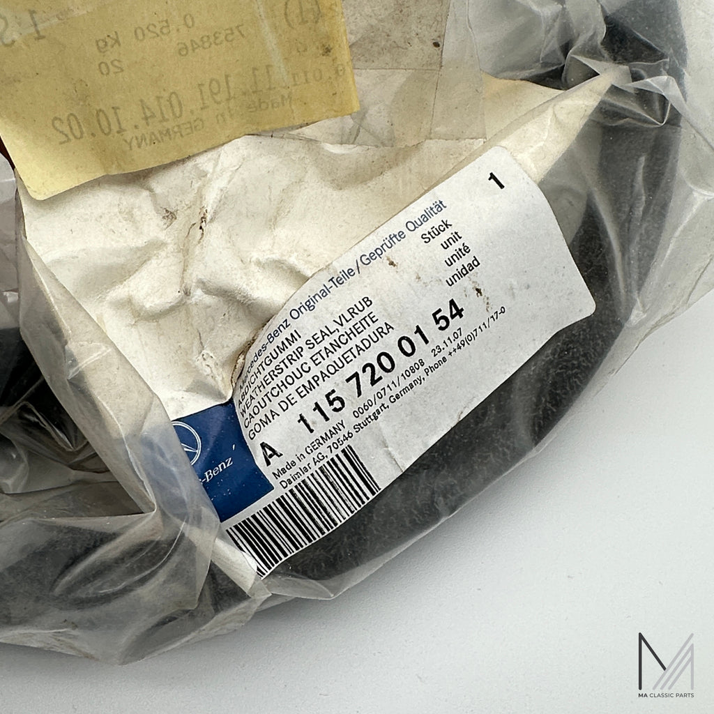 Mercedes-Benz /8 Coupé C114 Abdichtgummi A 115 720 01 54 links NOS – A1157200154 – Ansicht 2