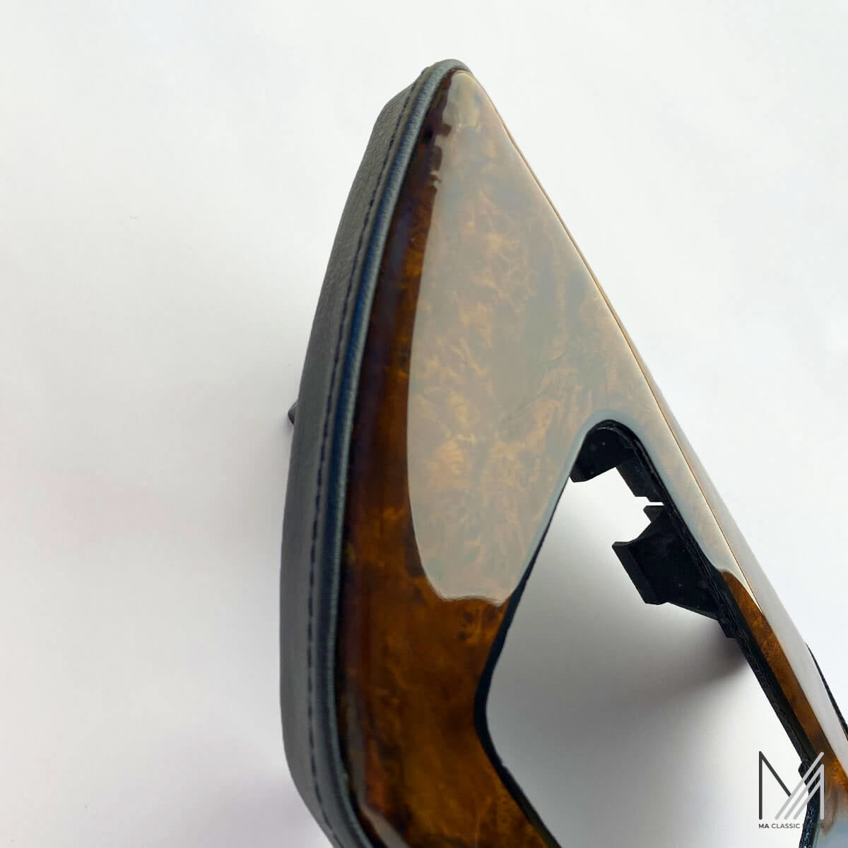 Mercedes-Benz R129 SL Abdeckung Gurtauslass Wurzelholz Leder NEU – A1299100739 – Ansicht 5